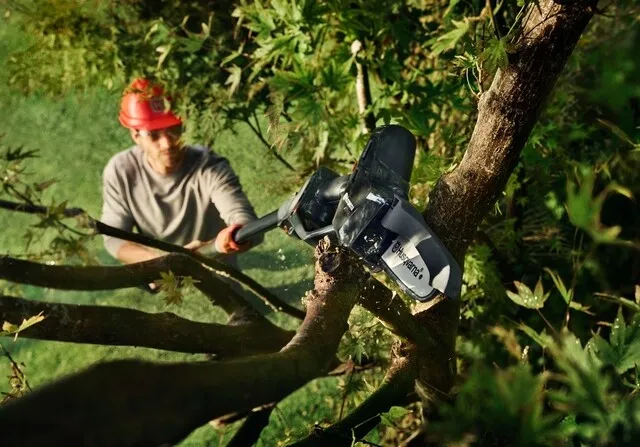 HUSQVARNA ASPIRE PE5P4A ACCU SNOEIZAAG + VERLENGSTUK  ZONDER ACCU EN LADER